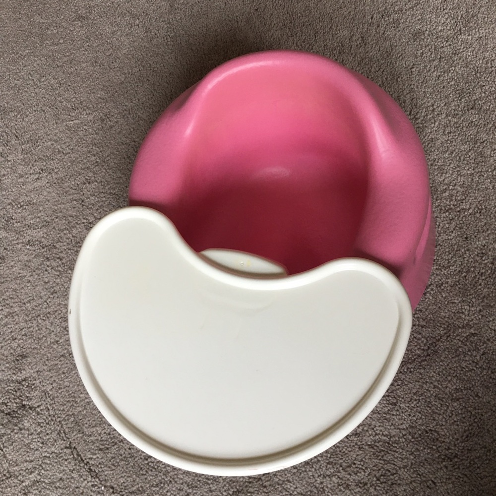 Bumbo seat with tray